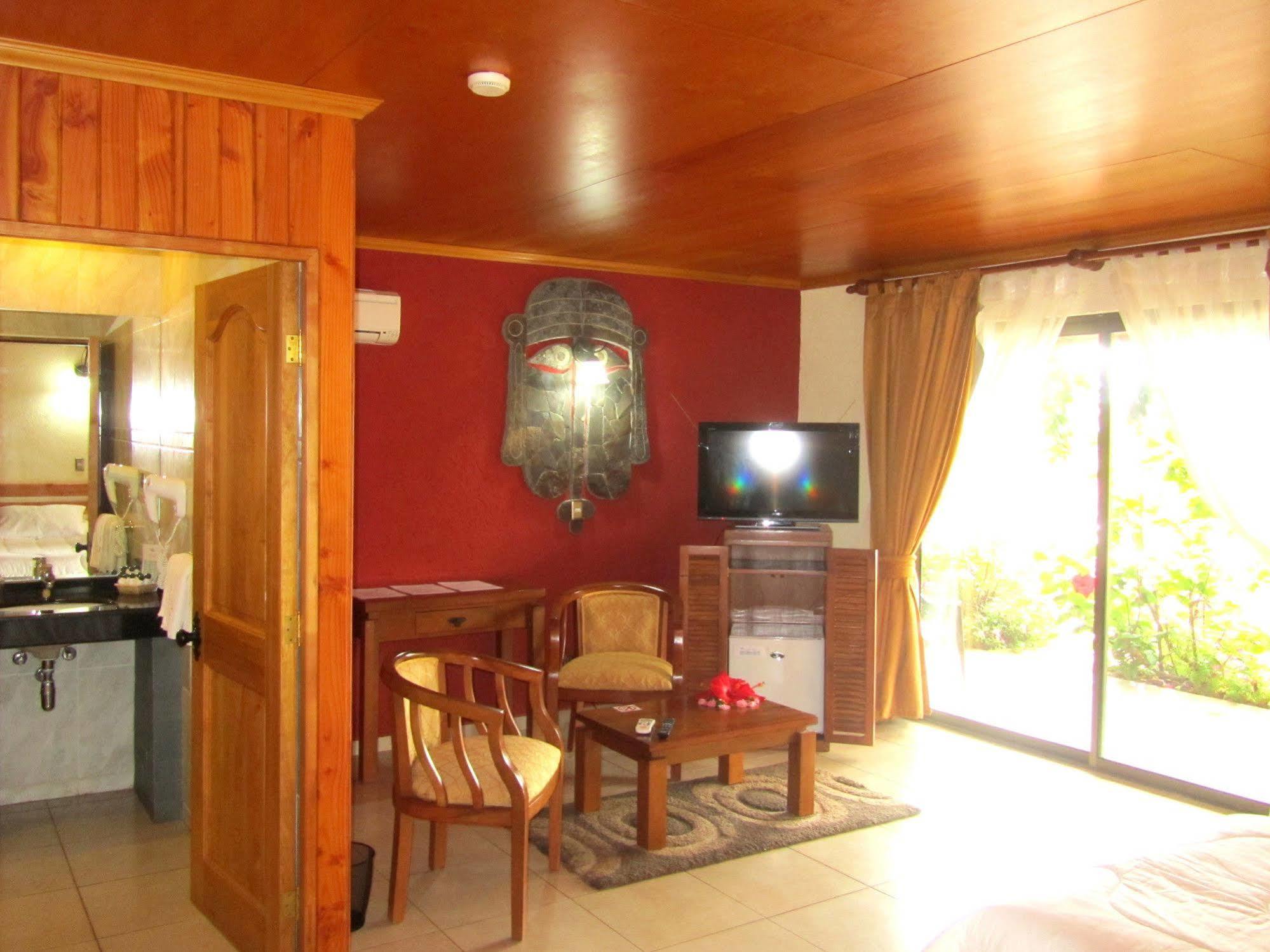 Hotel Puku Vai Hanga Roa Exterior foto